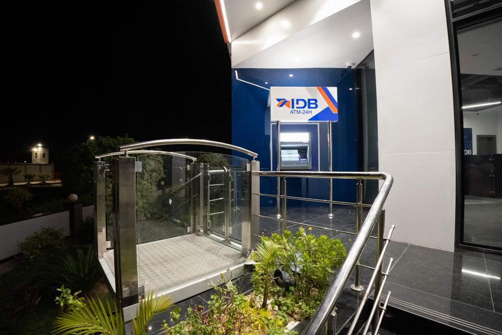 بنك IDB يستعد لاستقبال «فرسان التحدي» بفروع مجهزة بتكنولوجيا متقدمة