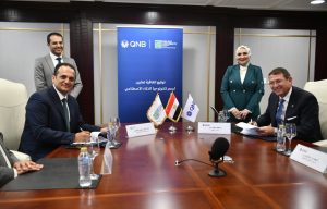 بنك QNB يوقع بروتوكول تعاون مع جامعة الجلالة الأهلية لدعم تكنولوجيا الذكاء الاصطناعي